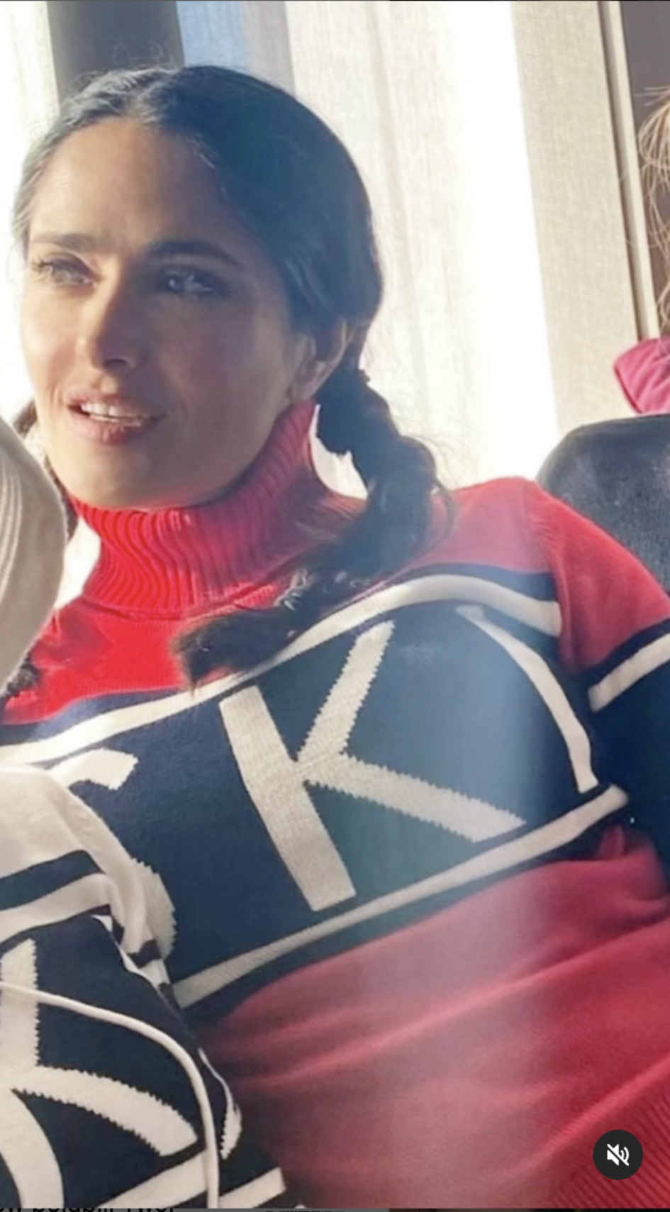 Salma Hayek odmładza się w młodzieżowym golfie